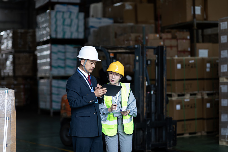 灯具（台灯、落地灯、吊灯）选用广东广州外贸物流送到印度孟买