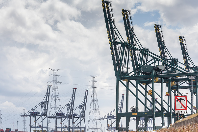 镀铝板借助福州国际物流送到美国迈阿密