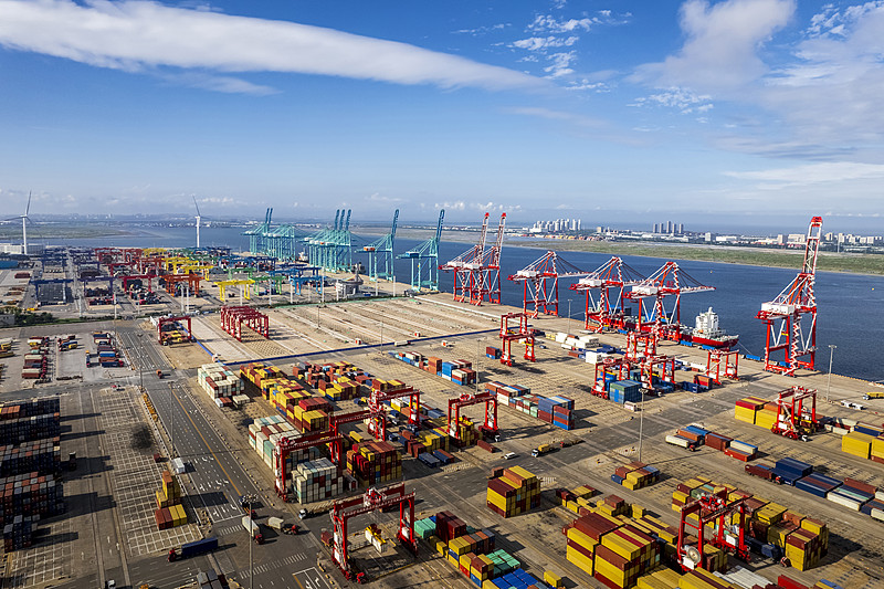 家居用品选用广东深圳全球物流运抵德国汉堡