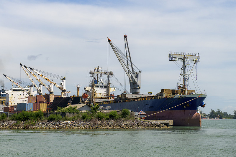 加工食品使用浙江义乌跨境物流及时送达西班牙巴塞罗那