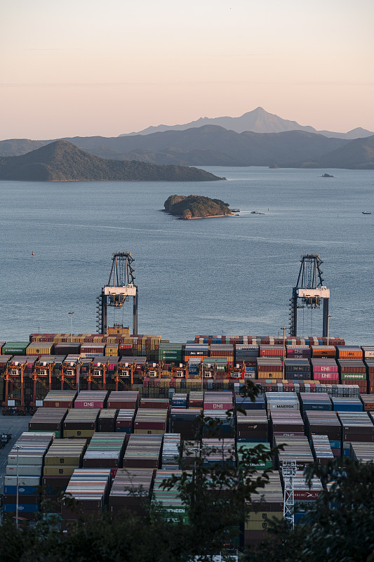 尺子（直尺、卷尺、游标卡尺）借用中国上海跨境物流抵达英国费利克斯托