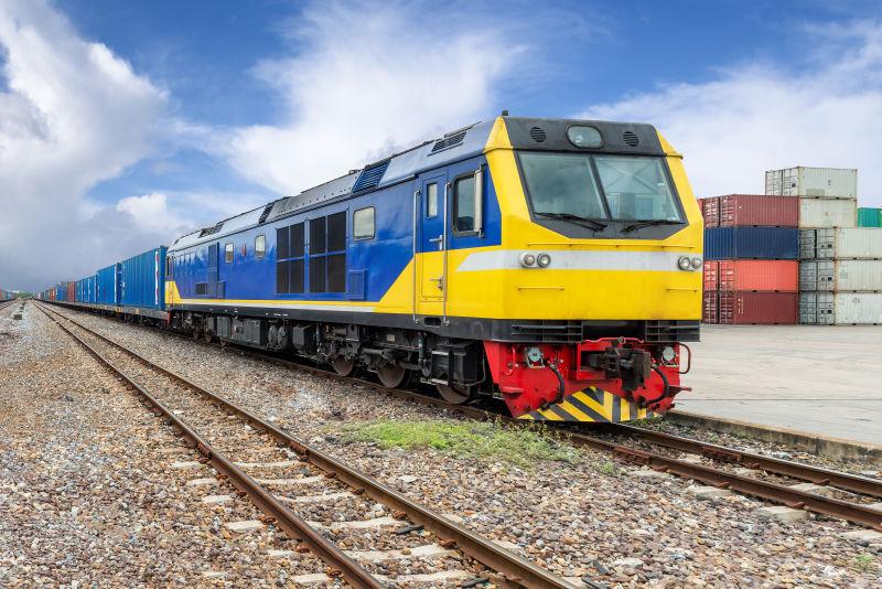 太阳能电池板选用中国上海外贸物流准时送达日本东京