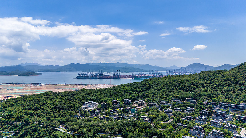 羽绒服广东深圳外贸物流送抵美国纽约