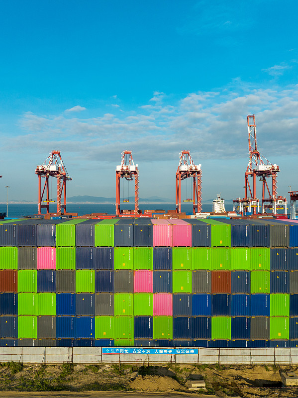 衣着附件运用中国上海全球物流送抵印度尼西亚雅加达