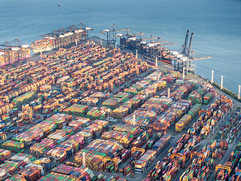 密度板采用广东深圳跨境物流运到新加坡