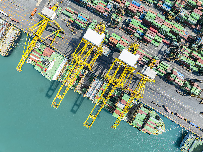 运动鞋使用广东深圳国际快递快送到日本东京