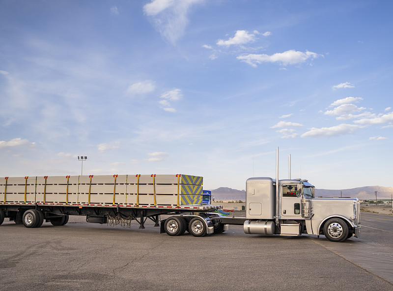 车载MP3播放器及耳机选用厦门国际快递配送到美国长滩(LongBeach)