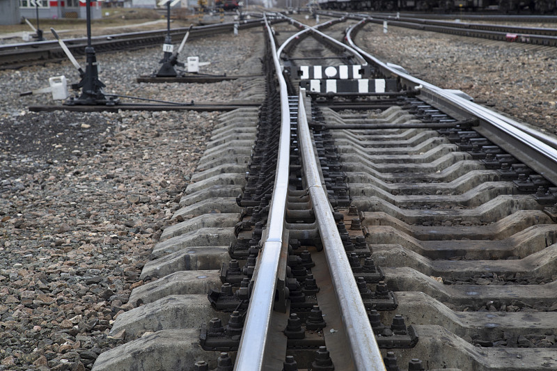 经由石家庄把液体寄到美国孟菲斯