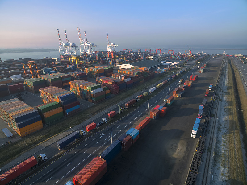 车载加湿器及除湿机经广东深圳外贸物流抵达日本东京