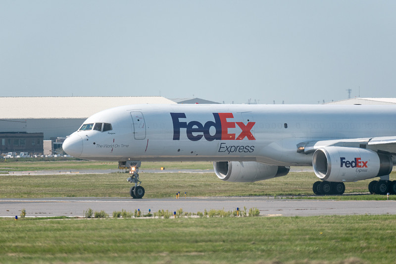 投影仪通过中国北京国际快递运送至丹佛(Denver)