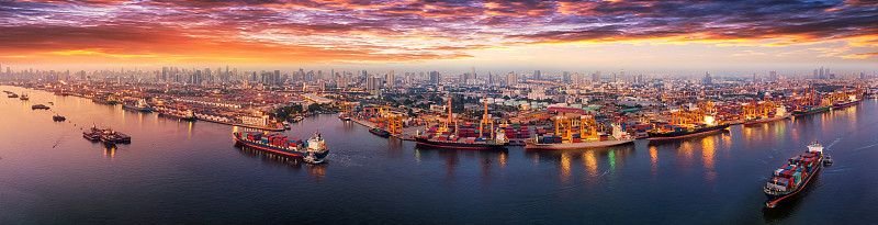 手机防水袋经过中国广州环球货运运抵查尔斯顿 手机防水袋经过中国广州环球货运运抵查尔斯顿