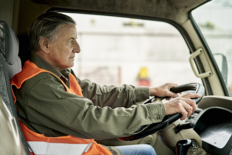 铝材通过广州跨国货运递送到米德兰(Midland)