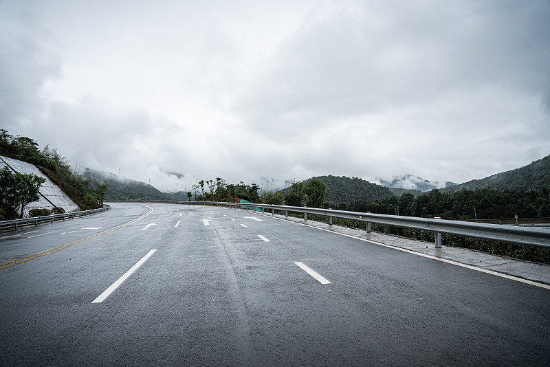 通过南京把油画寄到美国奥克兰
