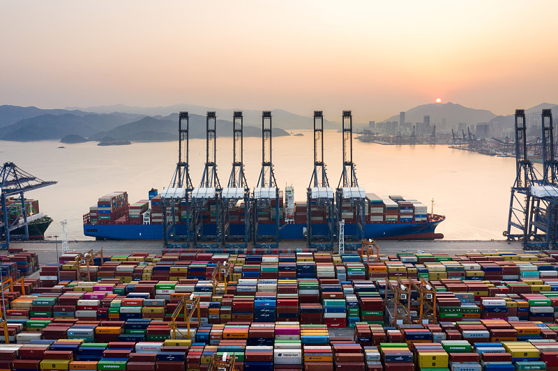 染料利用广东深圳外贸物流送抵法国马赛