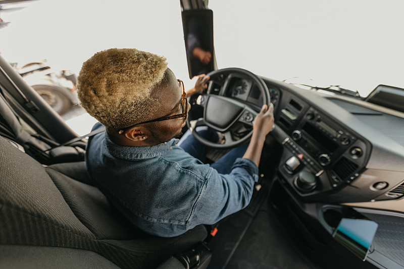 铝材通过中国天津国际货运派送至美国卡拉贝尔