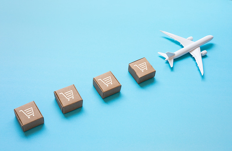 如纺织品经中国厦门跨境物流运到美国奥克兰