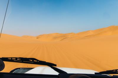 基于中国东莞将烟弹邮寄到利奥尼亚(Leonia)