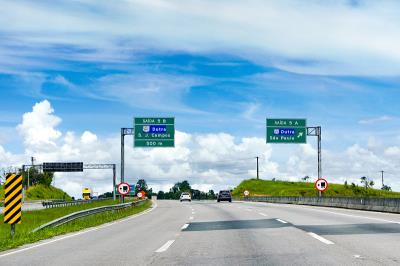 功能手机运用中国沈阳全球物流配送至美国加