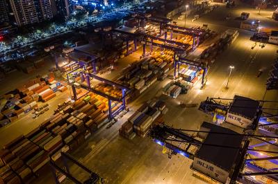 铝材经中国天津全球物流及时送达美国奥克兰