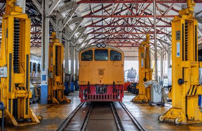 眼睛保护设备采取中国深圳环球货运承运至美