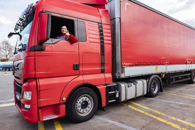 圣诞装饰品采取中国福州全球物流托运至彭萨