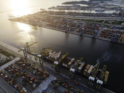 涂料采纳中国东莞国际货运托运至奥克兰