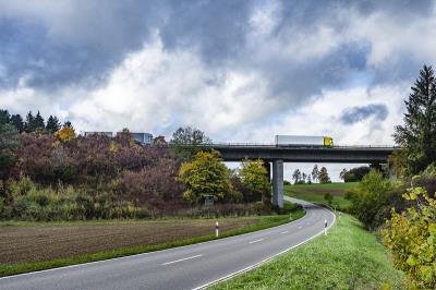 经过香港把饼干寄到米德兰