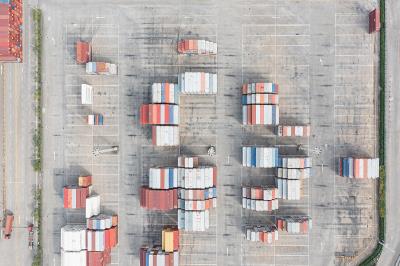 成衣运用中国哈尔滨全球物流送抵美国孟菲斯