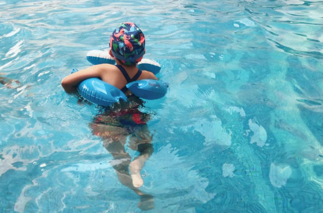 酷游亲子儿童游泳加盟费用是多少呢？