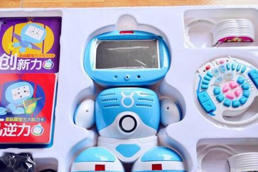 星际酷宝教育机器人——在陪孩子玩耍的同时就给宝宝在各方面起到榜样的作用
