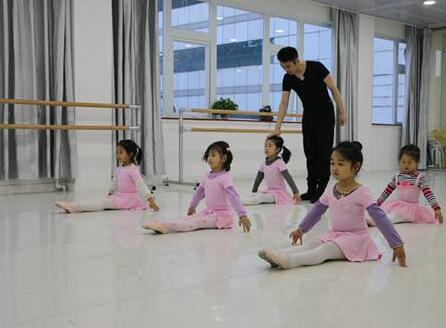 艺佳舞蹈培训中心——完善细致的培训支持体系确保了品质的授课质量