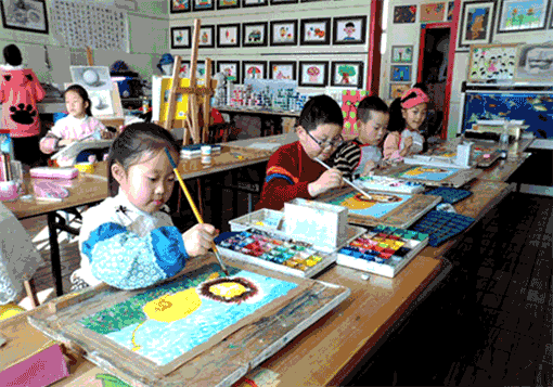 多彩鱼儿童美术教育——丰富的经验，教学质量好