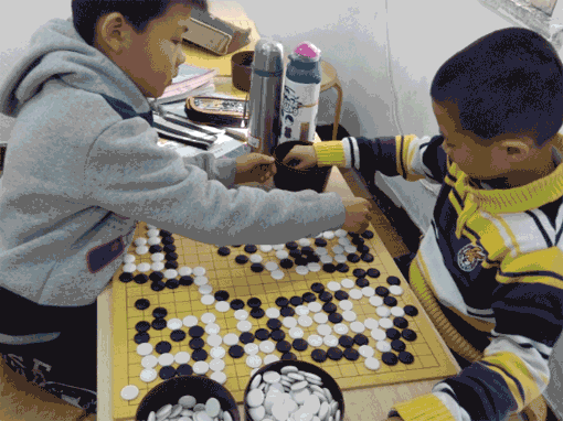 新方正少儿围棋——致力于发现造就人才,培养品学兼优、棋艺超群的小棋手