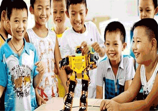 优乐儿童机器人俱乐部——专业、规模大、师资力量雄厚