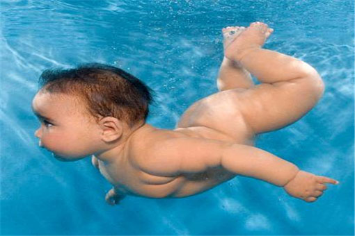 爱心宝贝婴儿游泳馆——致力于帮助加盟商打造高品质婴幼儿游泳馆