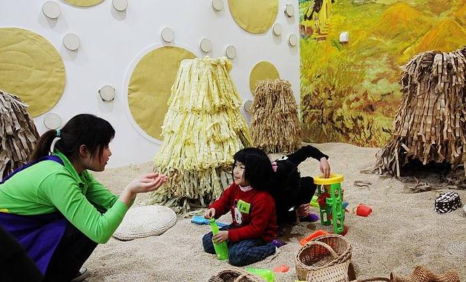 七彩艺术培训中心——致力于儿童艺术启蒙教育