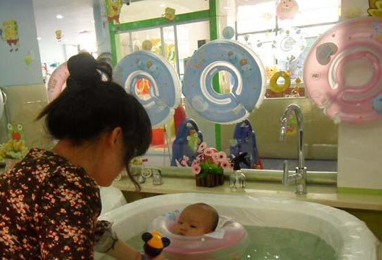 思芭宝婴儿游泳——对儿童的早期智力开发、身体健康都有好处