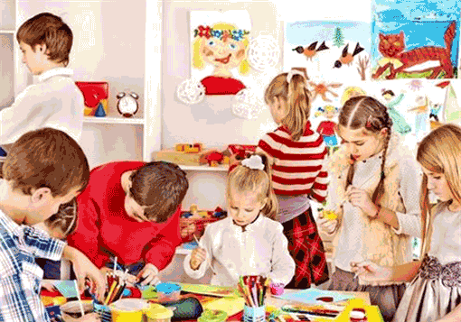 童心童绘美术——教学风格严谨，激励孩子的成长