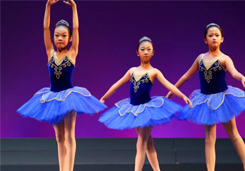 昕艺尚皇家舞蹈中心——公平善待每一个孩子，让孩子发现不一样的自我