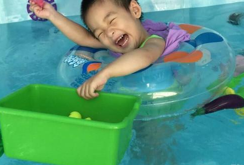 海腾国际亲子游泳中心——课程涵盖亲子游泳、婴幼儿游泳、儿童游泳等