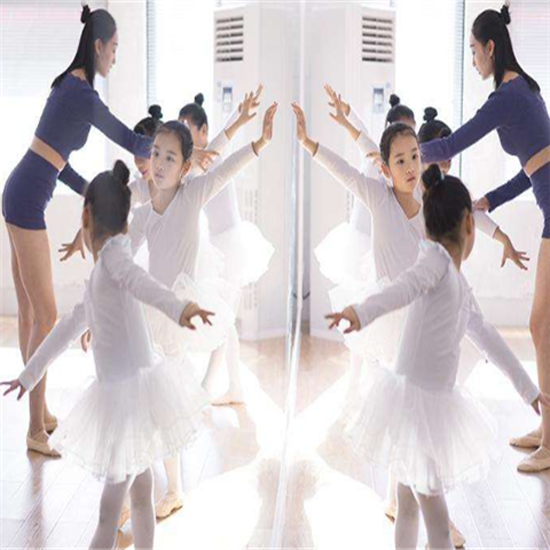 少儿舞蹈班——规模大、功能设施齐全、管理完善、师资力量强劲