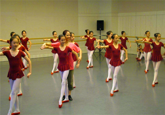 晨尚舞蹈——专业的教学模式，最新的教学理念
