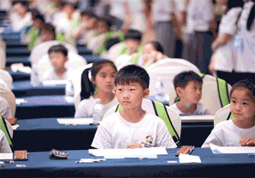 翼脑珠心算——结合中国教育的现况，并深入儿童心理特点，小班授课