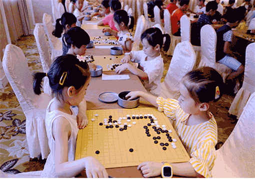 同雅堂少儿围棋——关注孩子兴趣，细分课程体系。从启蒙到高段位全覆盖，满足不同级别学