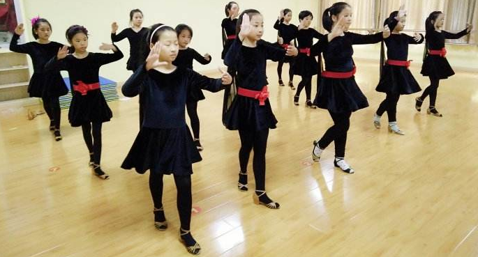 tdc舞蹈艺能培训——小班教授，导师零基础教学，一对一指导