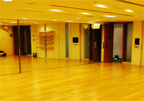 白珂舞蹈教室——由国内顶级专业舞蹈演员、教师组建创立
