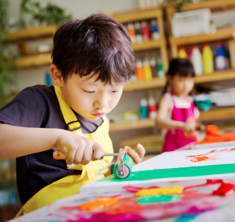 斯玛特儿童美术中心——以全新的教育理念，全方位的教学服务