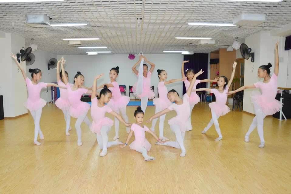 艺丫丫舞蹈培训中心——帮助每一个孩子实现人生梦想，为孩子开启名校之门