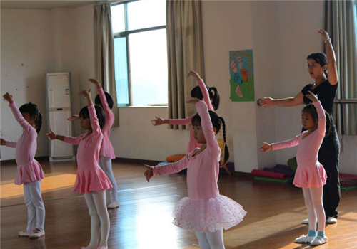 石碣儿童舞蹈——发现趣味，体验学习带来的快乐，寓教于乐