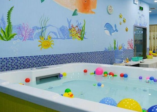 海腾国际亲子游泳中心——课程涵盖亲子游泳、婴幼儿游泳、儿童游泳等